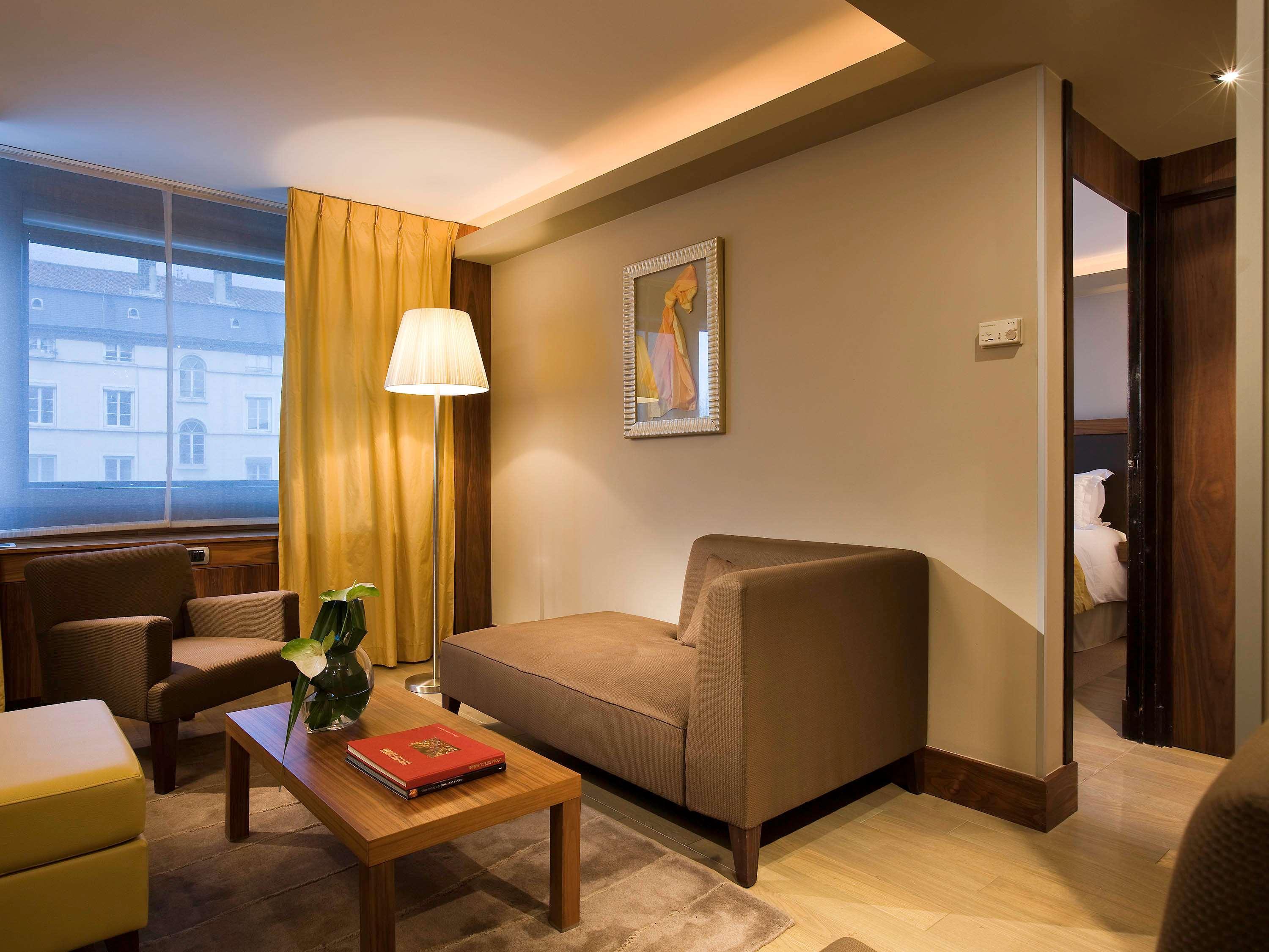 Hotel Sofitel Lyon Bellecour Exterior foto A suite at the hotel
