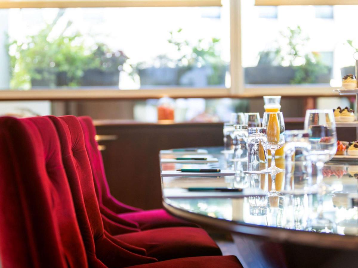 Hotel Sofitel Lyon Bellecour Exterior foto The lounge at the airport