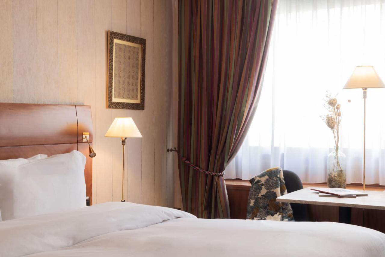 Hotel Sofitel Lyon Bellecour Exterior foto A room at the hotel