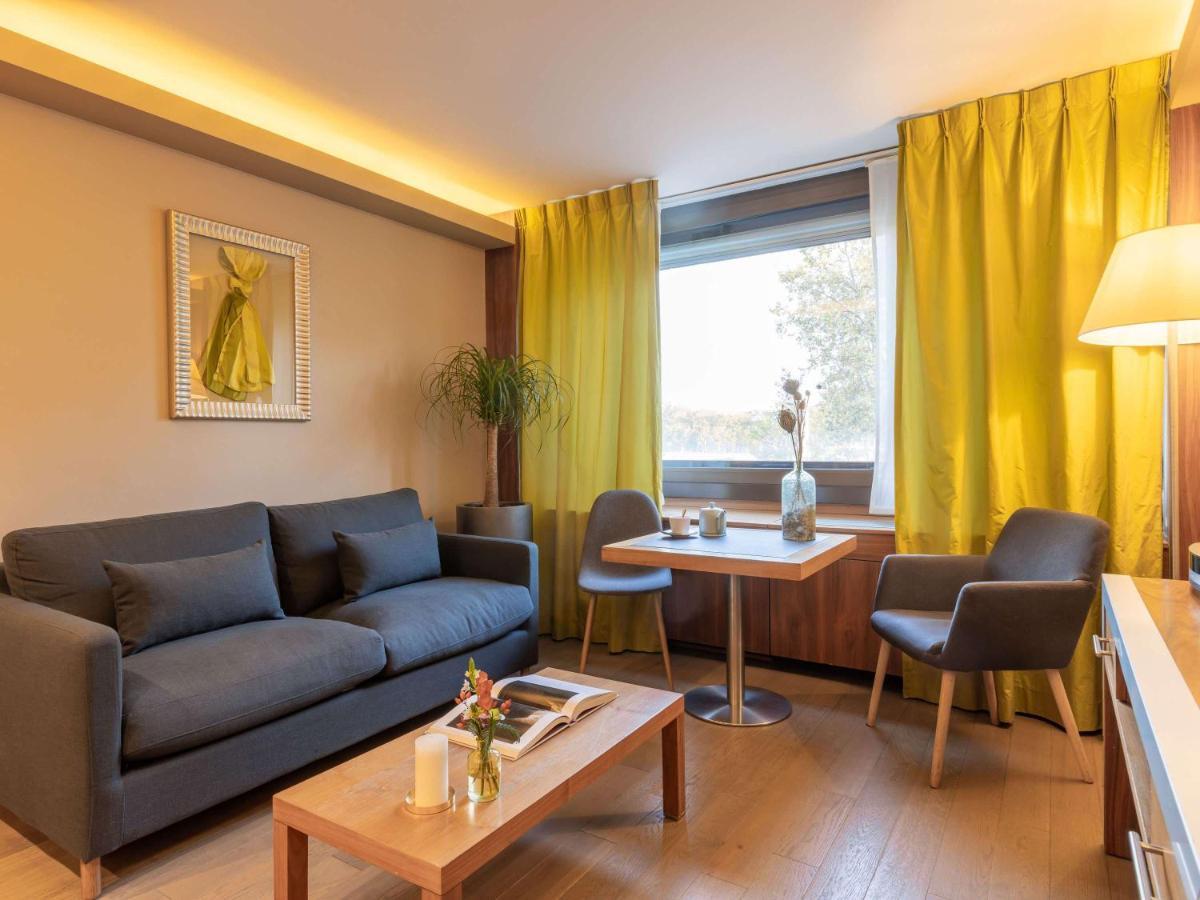 Hotel Sofitel Lyon Bellecour Exterior foto A typical apartment at the residence