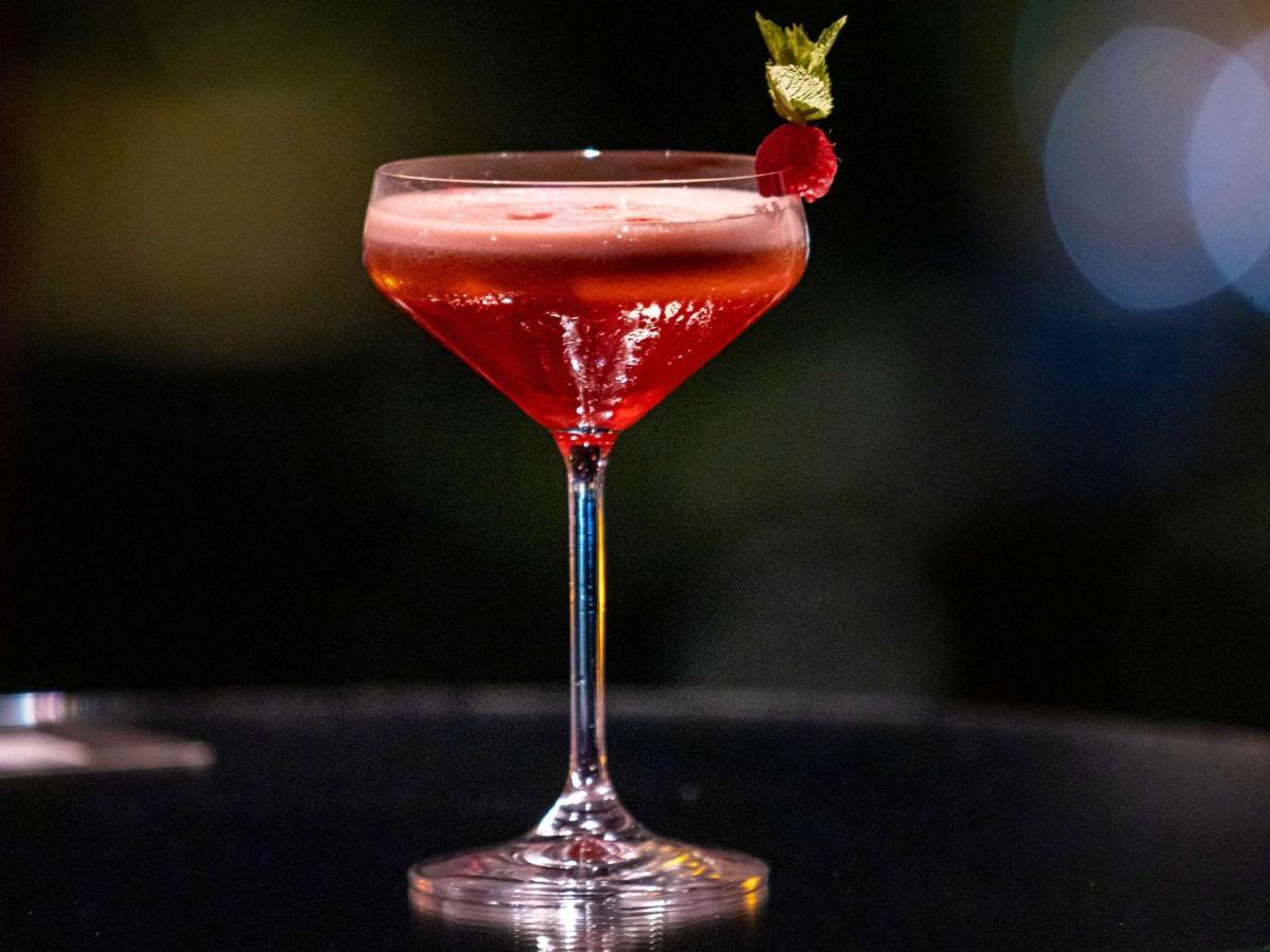 Hotel Sofitel Lyon Bellecour Exterior foto A Clover Club cocktail