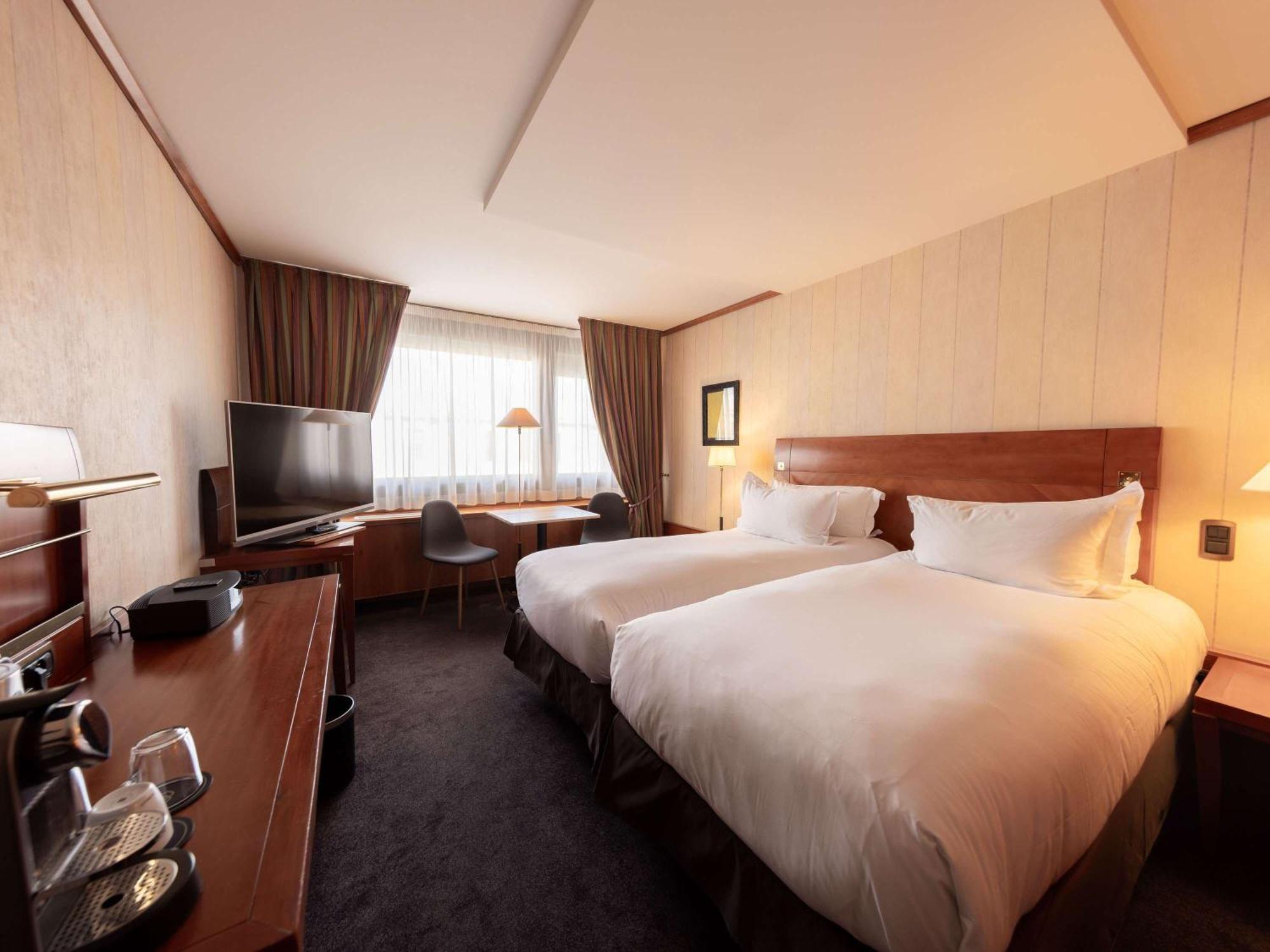 Hotel Sofitel Lyon Bellecour Exterior foto A room at the hotel