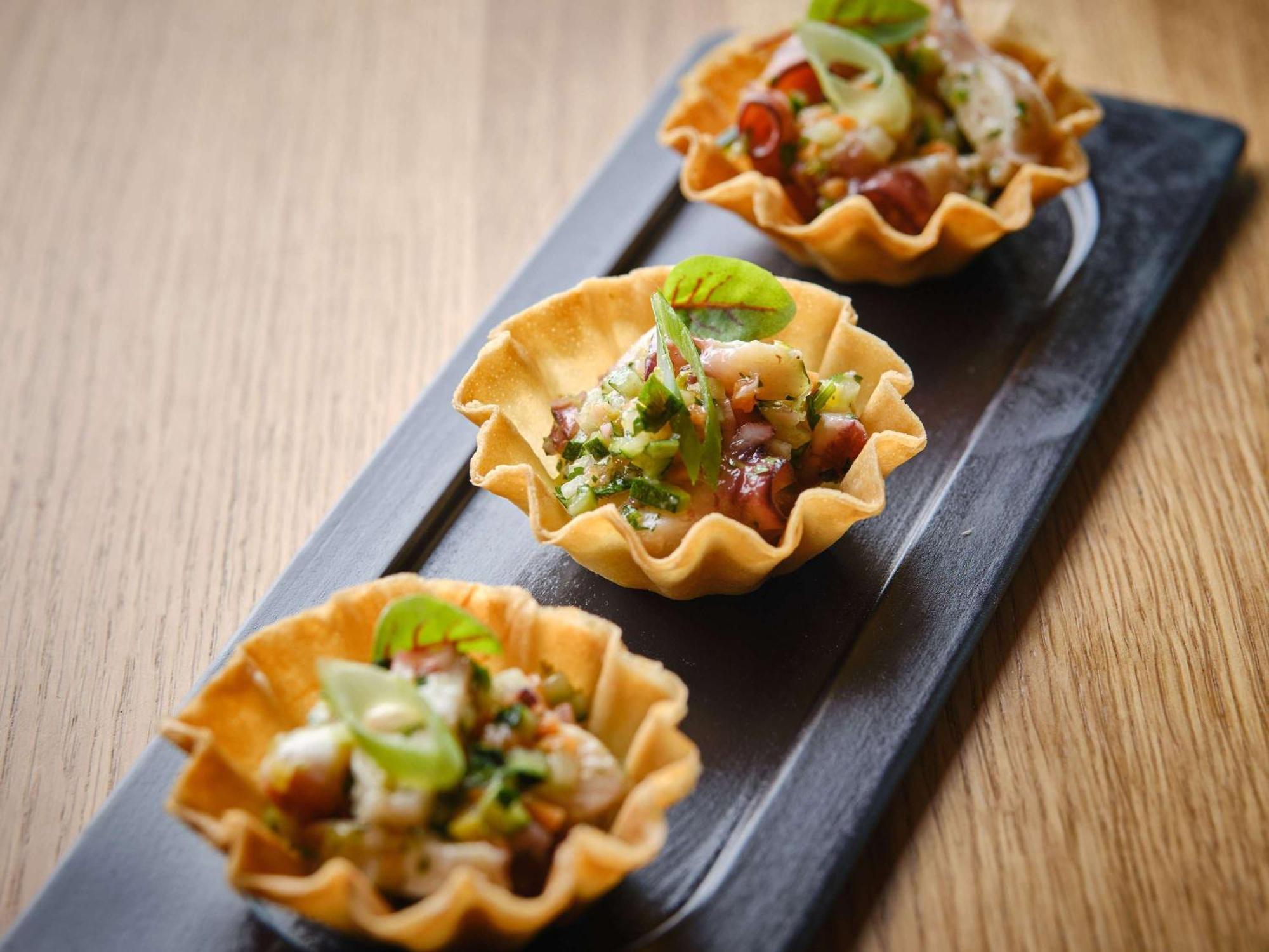 Hotel Sofitel Lyon Bellecour Exterior foto A prawn and avocado salad served in a pastry bowl