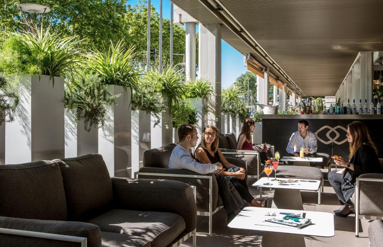 Hotel Sofitel Lyon Bellecour Exterior foto The lounge at the airport
